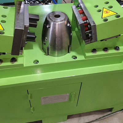 La caldera automática que hace la máquina para el agujero del cuerpo de la caldera perfora multifuncional