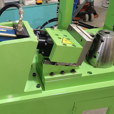 La caldera automática que hace la máquina para el agujero del cuerpo de la caldera perfora multifuncional
