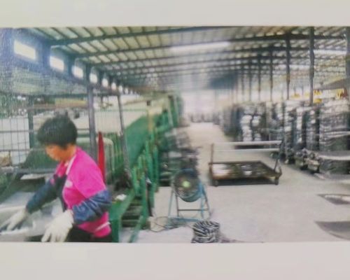 Fuego de recocido industrial brillante protegido por gas continuo para componentes metálicos