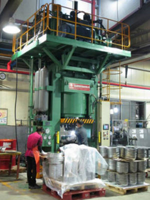 Máquina de prensado hidráulico profesional para los procesos de enrollamiento y fundición de alambre de acero