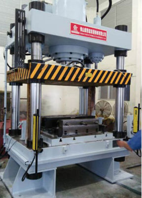 Prensa hidráulica especial para el prensado en caliente y la formación por hundimiento de perfiles de aluminio de aviación