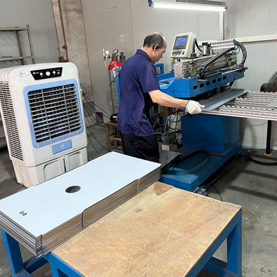 Máquina de soldadura de junta recta de placa metálica de acero inoxidable 304 automática eficiente y precisa