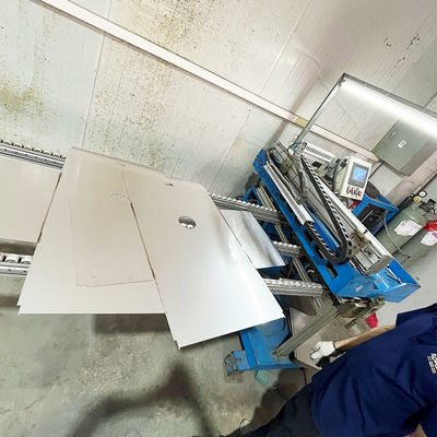 Máquina de soldadura confiable de paneles de acero inoxidable para fregaderos hechos a mano en talleres industriales y proyectos residenciales