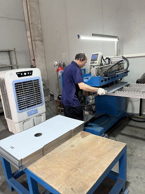 Buen precio Máquina de soldadura de rodadura de costura recta de material de acero al carbono multifuncional en línea