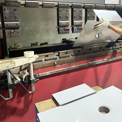 Máquina de flexión de hojas de precisión CNC para la fabricación de equipos de cocina con acero inoxidable 201
