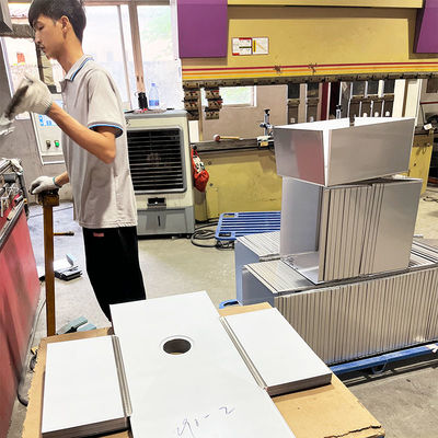 Máquina de flexión de hojas de precisión CNC para la fabricación de equipos de cocina con acero inoxidable 201