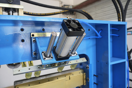 Precisión de la esquina y la costura Pressing Machine para la cocina de acero inoxidable lavamanos hechos a mano