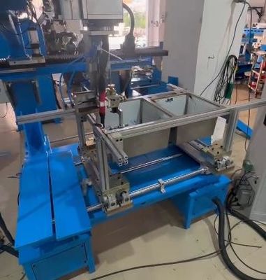 Máquina especial de soldadura de bordes internos CNC de varios ejes para fregaderos artesanales de acero inoxidable