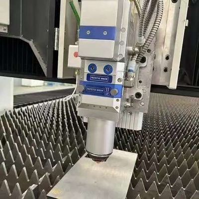 Buen precio Máquina de corte láser CNC de alta precisión de 3 kW para las industrias de muebles mecánicas aeroespaciales y electrónicas en línea