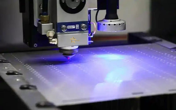 Máquina de corte por láser CNC de escritorio Corte por láser de chapa de carbono de fibra de metal de acero inoxidable