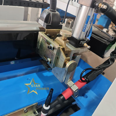 Material de empalme automático de metal de acero inoxidable Soldadura de costura recta Máquina especial para el procesamiento de máquinas