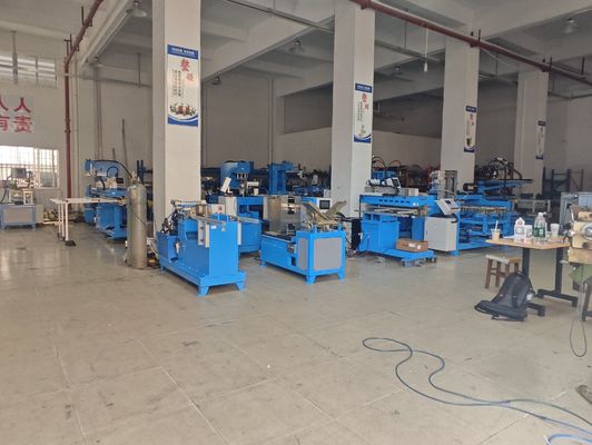 El equipo completo de la línea de producción del fregadero manual