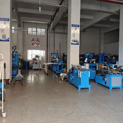 Toda la línea de producción de fregadero manual automático está integrada