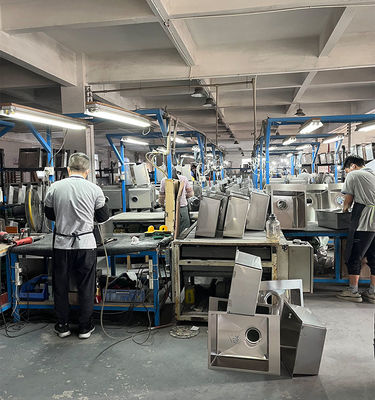 Toda la línea de producción de fregadero manual automático está integrada