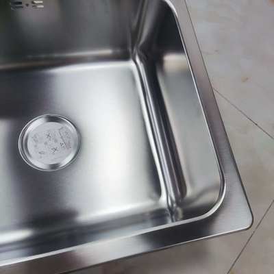Buen precio Fregadero de cocina de un solo tazón de acero inoxidable 304 de grado alimenticio (18/8) compatible con montaje bajo y superior Montaje bajo o superior | Calibre de acero personalizado disponible | Profundidad de lavabo personalizada disponible | A prueba de óxido y resistente a la corrosión en línea