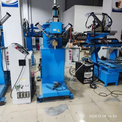 Buen precio Máquina de prensado de costura de soldadura hidráulica neumática controlada por PLC 380V en línea