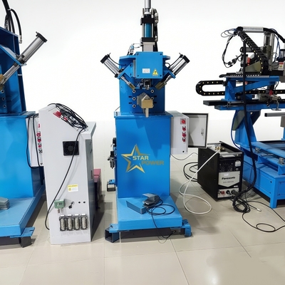 El equipo de ensamblaje de la máquina