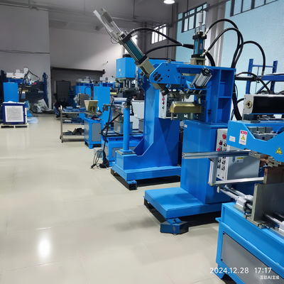 Máquina de soldadura de precisión CNC de 4 ejes (Especializada en el borde interior del panel)
