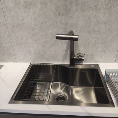 Buen precio Lavadero de cocina de acero inoxidable de desviación de pendiente de 15 ° hecho a mano con material de calidad alimentaria 304/316 en línea