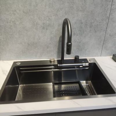 Buen precio Lavadero de cocina de acero inoxidable hecho a mano con recubrimiento antibacteriano hidrofílico de nanopolímero y tazón profundizado 250-300 mm en línea
