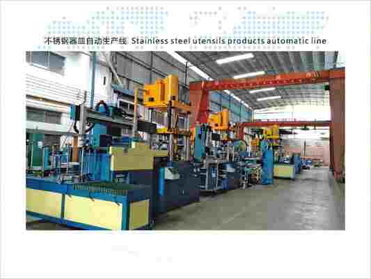 Máquina automática para fabricar hervidores con una fuerza de cilindro principal de 1500 KN, potencia del motor de 30 KW y mesa de trabajo de 700*880 mm² para la producción de utensilios de acero inoxidable